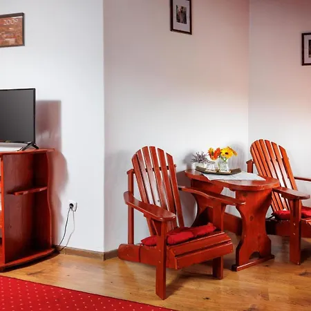 Gazde/Camere de închiriat Pensiunea Tanita *